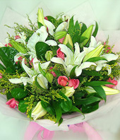 16 Peach red roses and 5 lilium